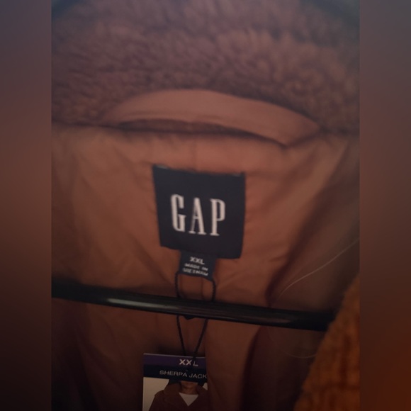 NWT XXL Sherpa peacoat
NWT ultra-soft, oh-so-plush Gap Ladies Sherpa Jacket. - Picture 9 of 12